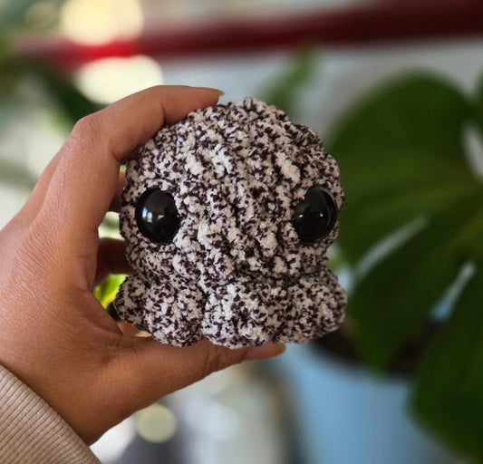 Crochet small octopus